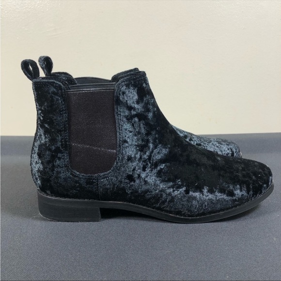Toms Ankle Shoe 9.5 boot velvet velour EUC - Picture 4 of 6
